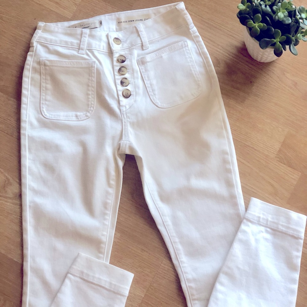 NWT- size 25 Pilcro high-rise denim legging.